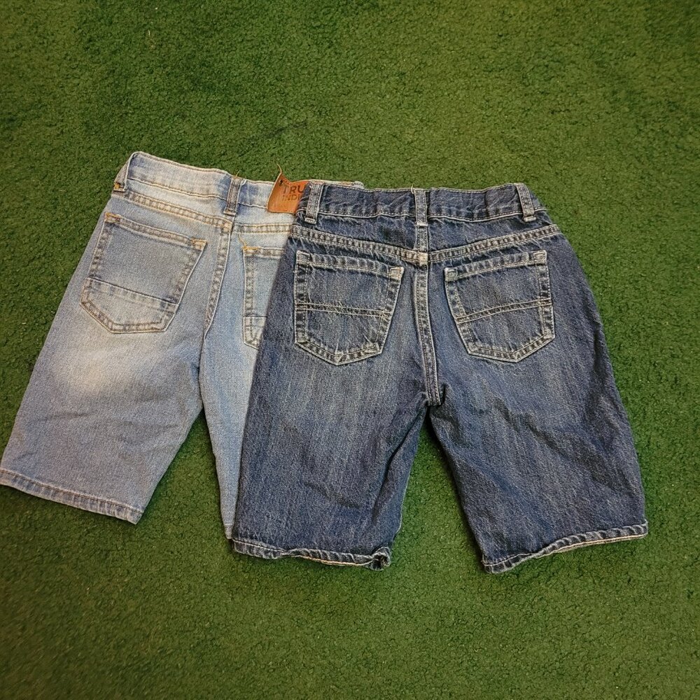 Jean shortd - Picture 2 of 2